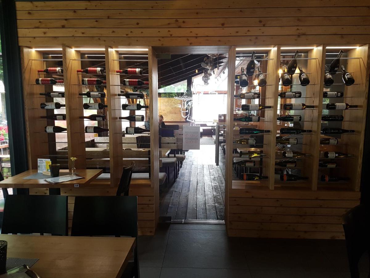 Apartman Centrum V Sukromi Restauracia U Jakuba Мартин Экстерьер фото